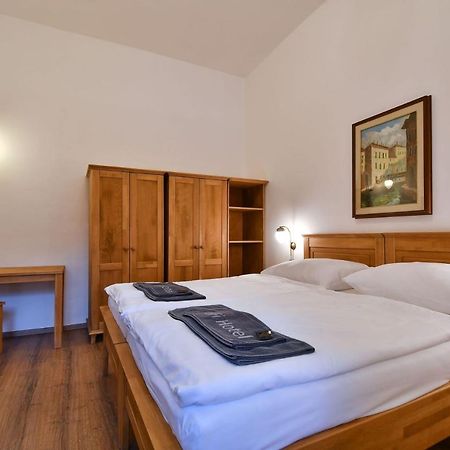 Hotel Zamek Racice Exterior foto